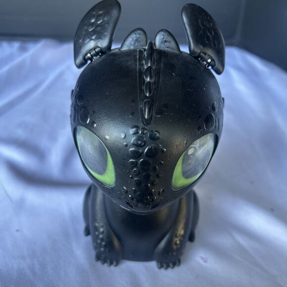 Dreamworks Dragons Flying Toothless Interactive Dragon with Lights and Sounds - Picture 7 of 7